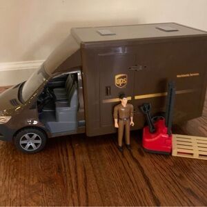 UPS Toy Delivery Truck with Accessories
